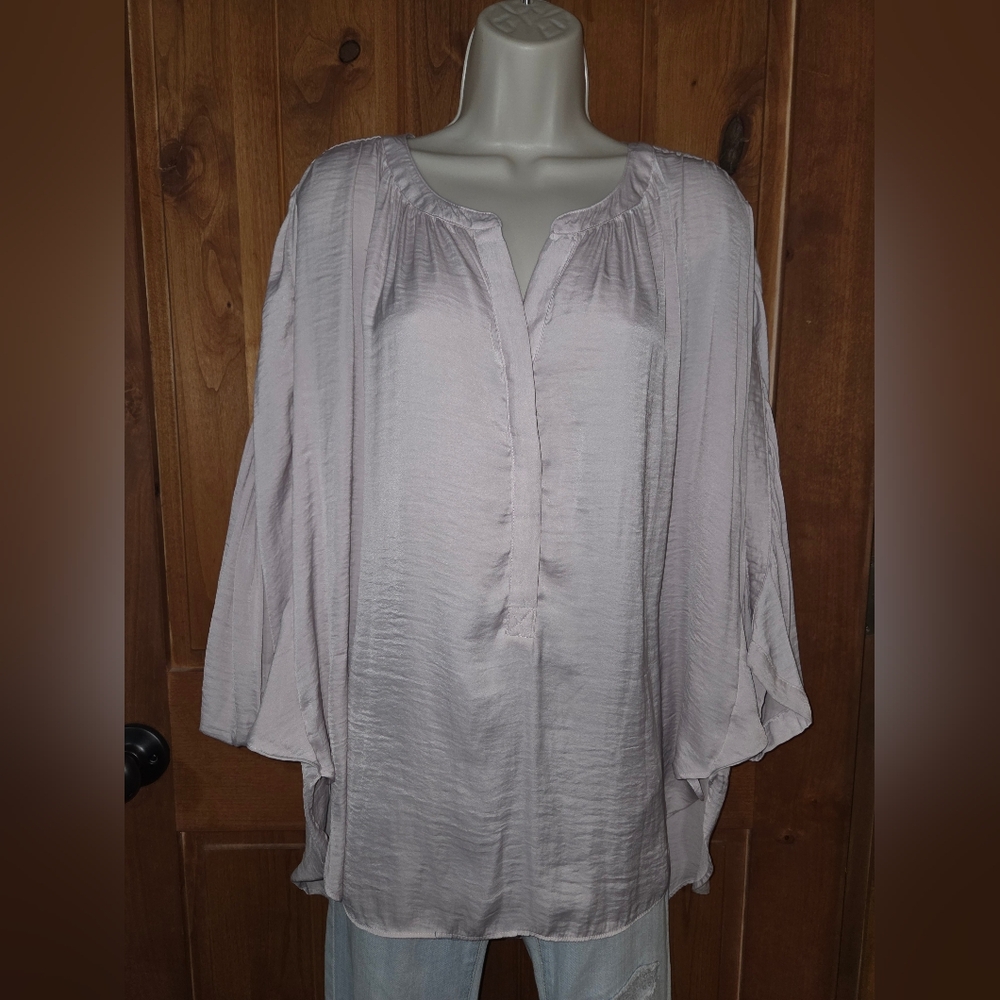 Jennifer Lopez Women's Tunic in Light Pink